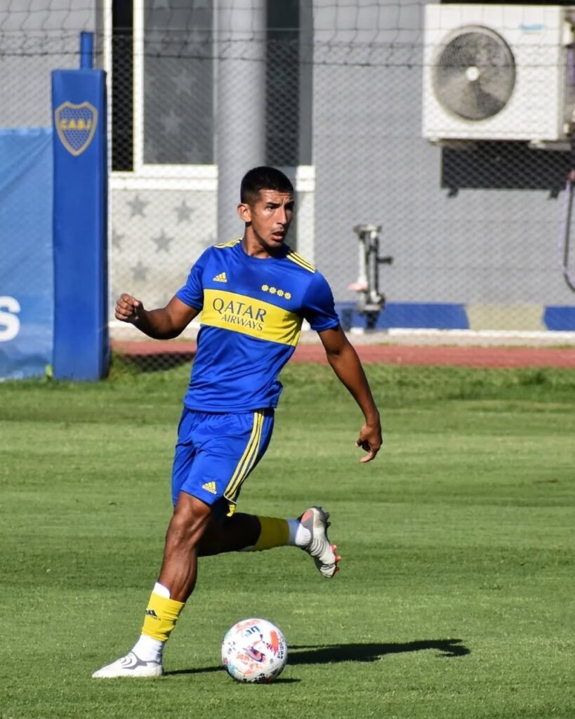 Snapinsta.app_275078084_4478673165567980_3368124784533475419_n_1080-819x1024 ZAGUEIRO EX-BOCA JÚNIORS ACERTA COM O REMO